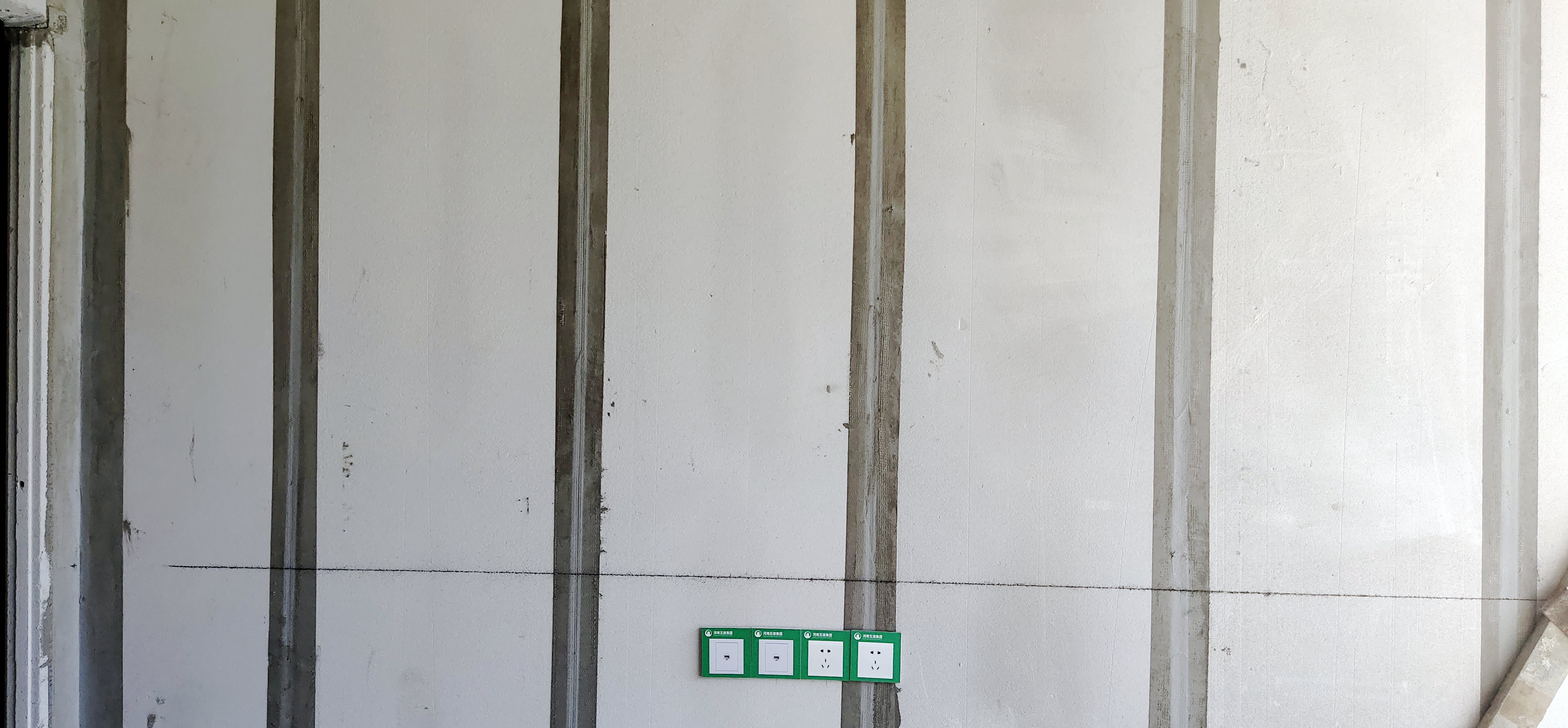 ACC蒸壓輕質加氣混凝土板200寬網格布效果